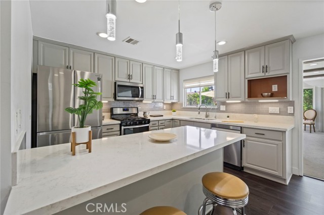 6212 Santa Rita Avenue, Garden Grove CA: https://media.crmls.org/medias/5813850d-6d90-4a5d-be92-119d95f81f0d.jpg