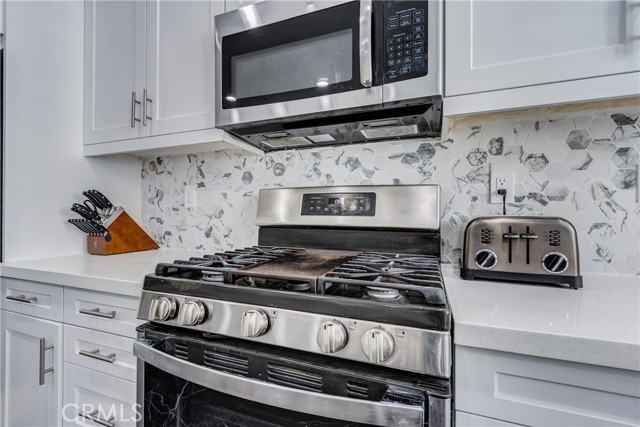 Detail Gallery Image 16 of 44 For 625 Savi Dr #102,  Corona,  CA 92878 - 3 Beds | 3/1 Baths