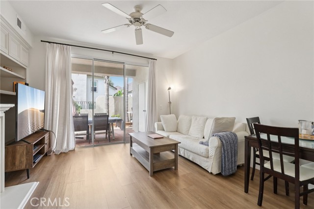 Detail Gallery Image 11 of 36 For 1 Longbourn Aisle, Irvine,  CA 92603 - 3 Beds | 2/1 Baths