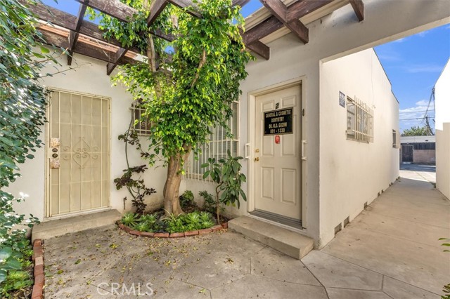  Commercial for Sale in Encino, California