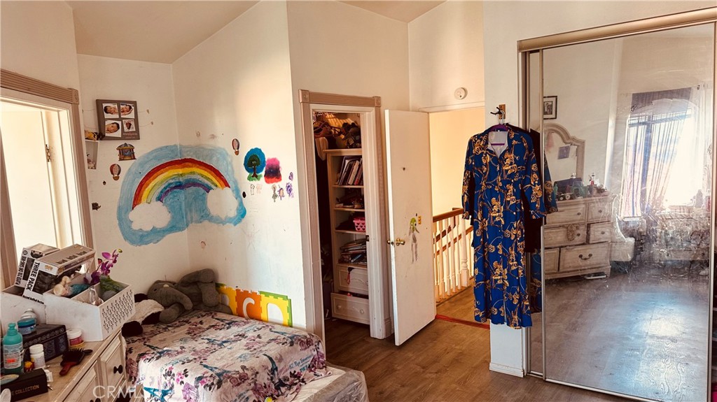 https://media.crmls.org/medias/581492ea-9da3-44c5-bb7c-37728d0e6137.jpg?preset=X-Large