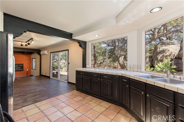 7846 Lilac Lane, Simi Valley CA: https://media.crmls.org/medias/58156a60-5a63-47af-a056-88eb796c170d.jpg
