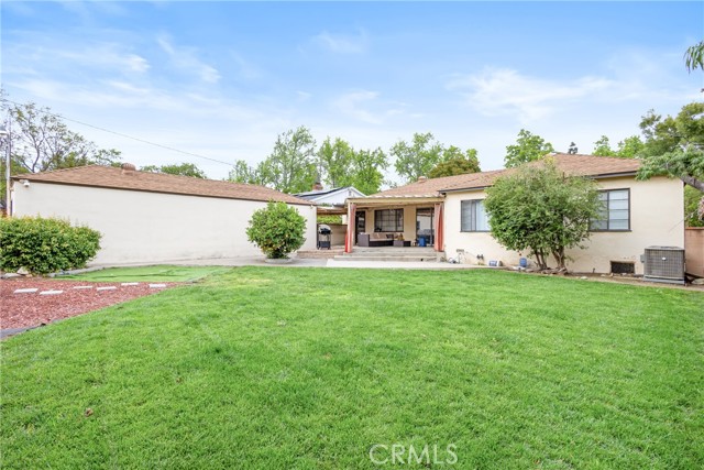 745 N Laurel Avenue, Upland CA: https://media.crmls.org/medias/5815ae1f-e3d9-436c-8fa2-7877d107c790.jpg