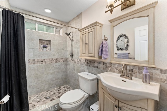 Detail Gallery Image 13 of 50 For 22611 via Santiago, Mission Viejo,  CA 92691 - 4 Beds | 2 Baths