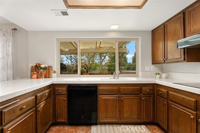 27552 Berdun, Mission Viejo CA: https://media.crmls.org/medias/5815f77d-2545-4358-a27a-6fbe645a7333.jpg