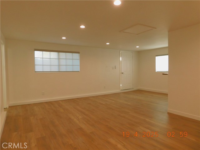 Detail Gallery Image 10 of 16 For 19403 Lanark St #B,  Reseda,  CA 91335 - 1 Beds | 1 Baths