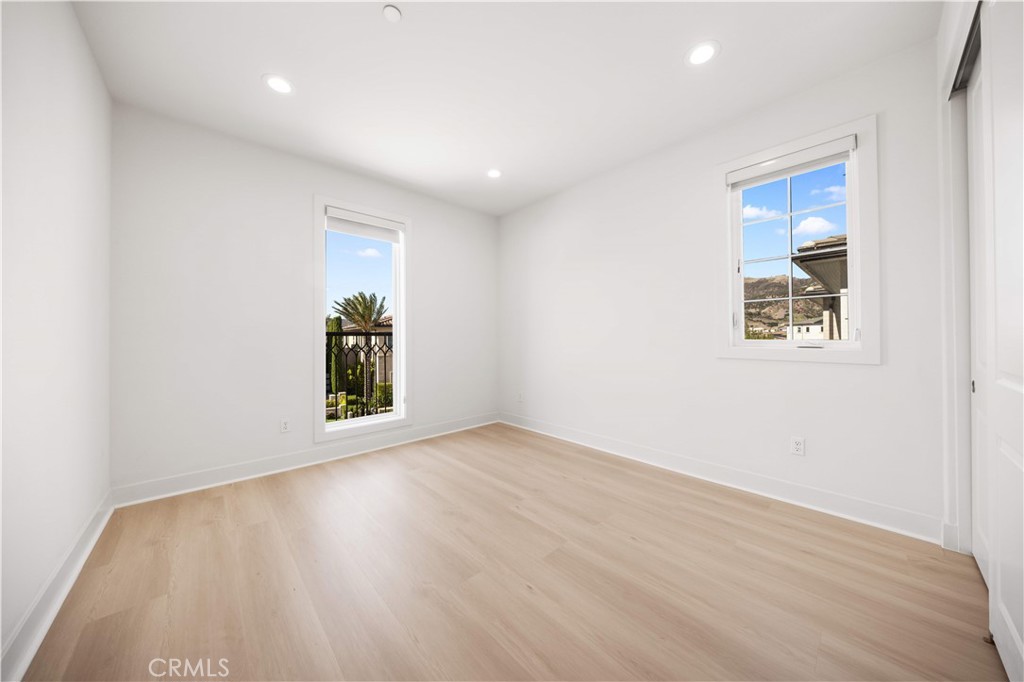 MLS #OC25251209 image #38