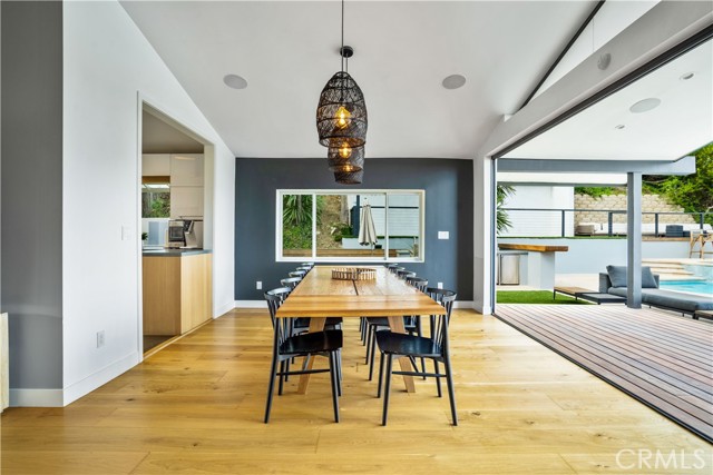 Detail Gallery Image 11 of 65 For 11308 Dona Teresa Dr, Studio City,  CA 91604 - 5 Beds | 4 Baths