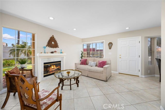 Detail Gallery Image 2 of 6 For 10418 Bogardus, Whittier,  CA 90603 - 3 Beds | 3 Baths