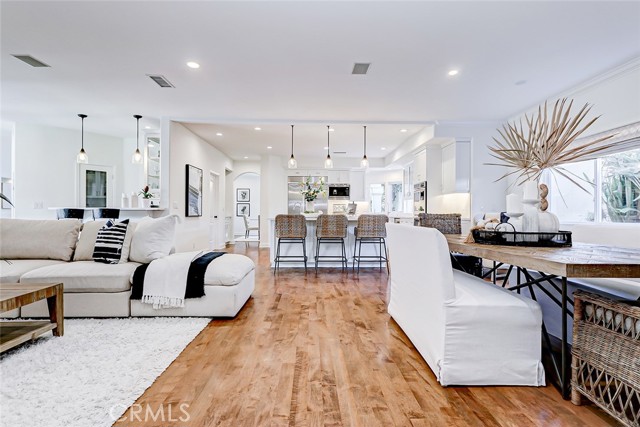 Detail Gallery Image 20 of 70 For 819 11th St, Manhattan Beach,  CA 90266 - 6 Beds | 5/2 Baths