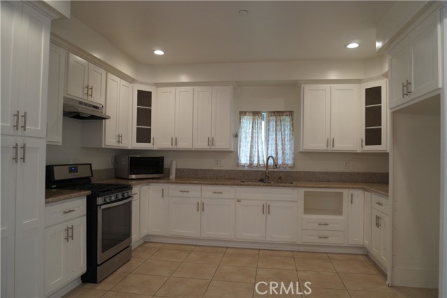 Detail Gallery Image 7 of 20 For 5611 Lemon, Long Beach,  CA 90805 - 3 Beds | 2 Baths