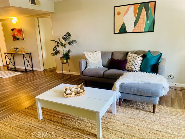 4919 N Millbrook Avenue, Fresno CA: https://media.crmls.org/medias/58180d2c-5718-4901-962c-bb2142b1e68a.jpg
