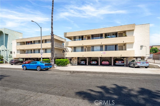 3430 Elm Avenue, Long Beach CA: https://media.crmls.org/medias/58193b02-85b2-41fe-b592-cb69d0d76cde.jpg