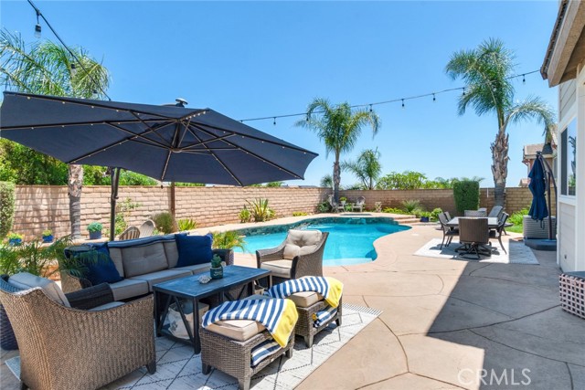 4765 Falconview Court, Fontana CA: https://media.crmls.org/medias/5819b800-04dd-495e-a916-8d5f46d1eb28.jpg