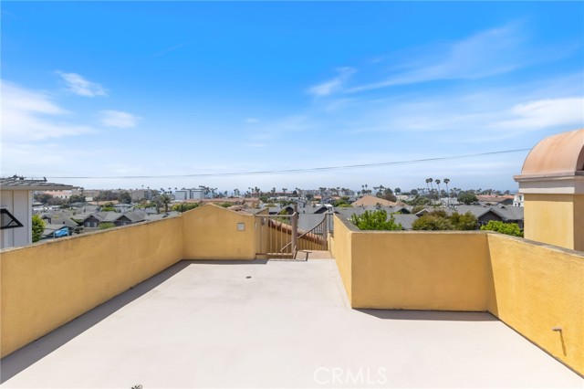 110 Francisca Avenue, Redondo Beach, California 90277, 3 Bedrooms Bedrooms, ,3 BathroomsBathrooms,Residential,Sold,Francisca,CV24166969