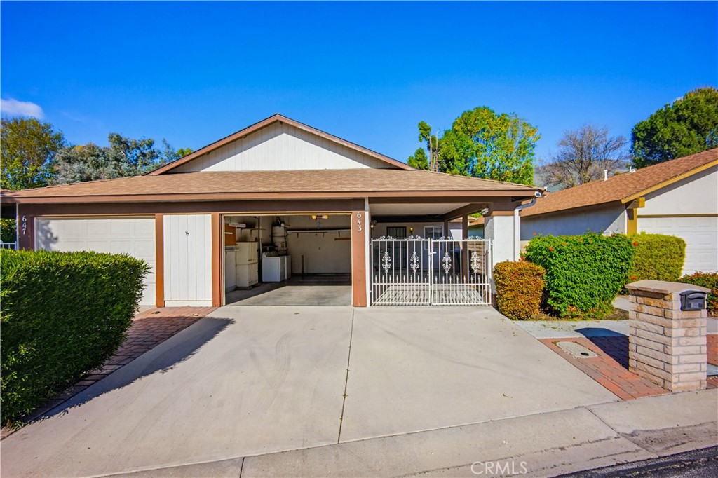 643 W Villa Chaparral