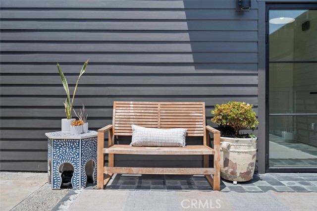 1012 10th Street, Manhattan Beach CA: https://media.crmls.org/medias/581b2a3e-d6bc-4625-9dc7-6819dd2f0eff.jpg