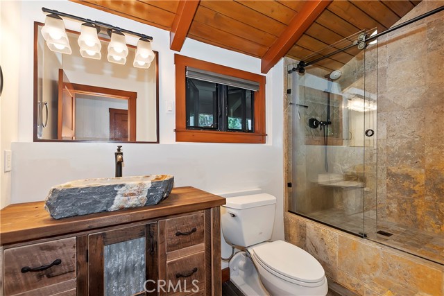 Detail Gallery Image 15 of 38 For 369 Emerald Way, Lake Arrowhead,  CA 92352 - 4 Beds | 2 Baths