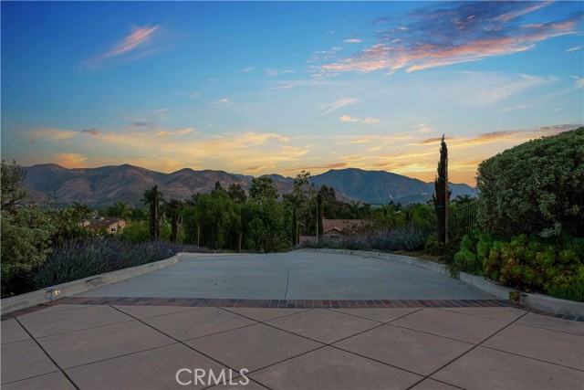 6805 Aviano Drive, Camarillo CA: https://media.crmls.org/medias/581b680a-536b-49bd-8e3e-4e55e10dd2f6.jpg