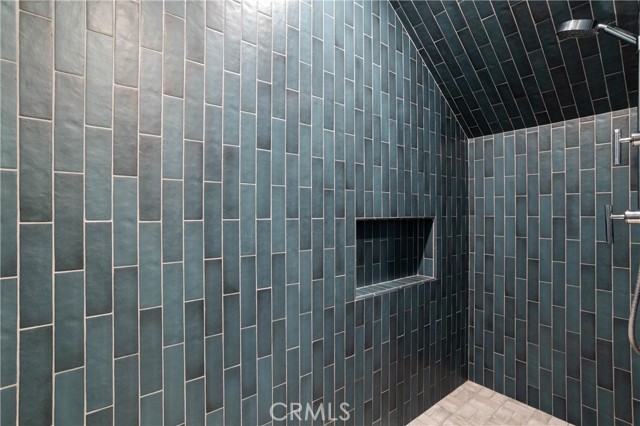 Detail Gallery Image 33 of 65 For 400 40th Street, Newport Beach,  CA 92663 - 7 Beds | 6/2 Baths