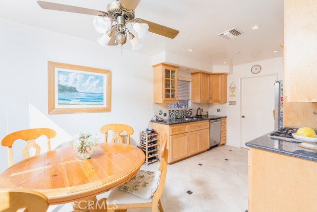 121 Broadway, Redondo Beach, California 90277, 3 Bedrooms Bedrooms, ,2 BathroomsBathrooms,Residential,Sold,Broadway,PV17038019