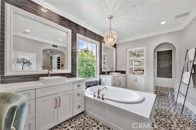 Image 16 of 42 For 10905 Silverado Terrace