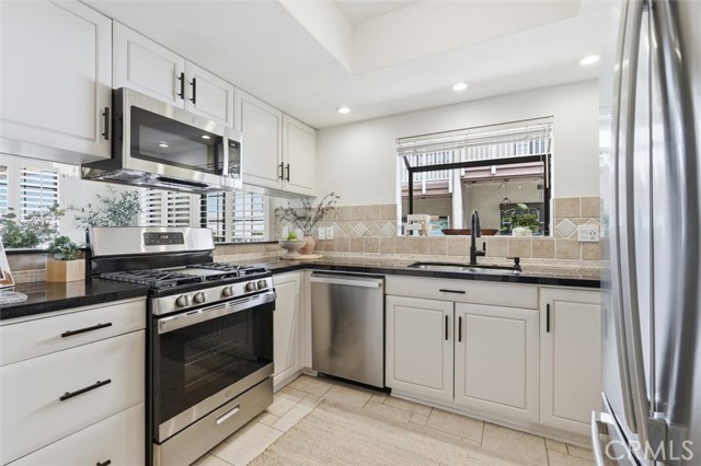 Detail Gallery Image 28 of 32 For 408 Avnue G #30,  Redondo Beach,  CA 90227 - 3 Beds | 2/1 Baths