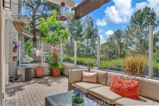 Front Image Thumbnail for CROC26063077