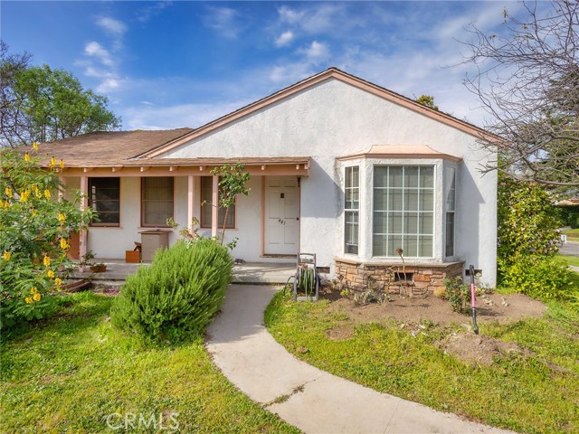 Detail Gallery Image 3 of 46 For 441 Dartmouth Rd, Burbank,  CA 91504 - 3 Beds | 2 Baths