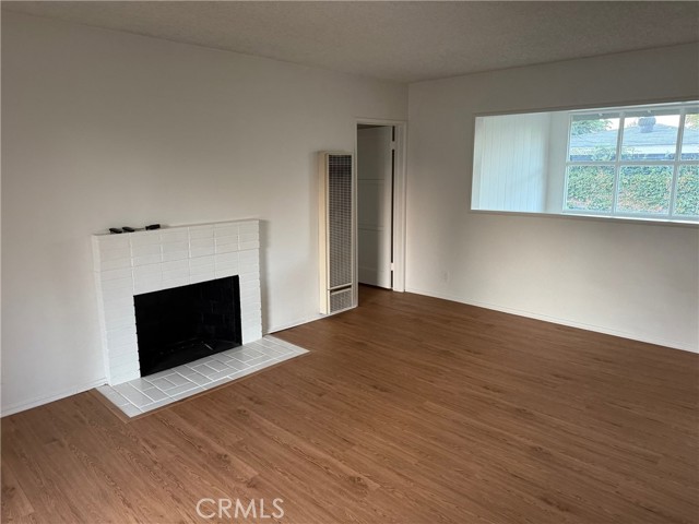 3448 Senasac Avenue, Long Beach CA: https://media.crmls.org/medias/581f5947-f608-49d5-8bed-660aaec38580.jpg