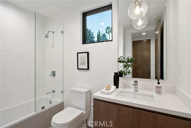 Detail Gallery Image 31 of 43 For 4242 Vantage Ave, Studio City,  CA 91604 - 5 Beds | 4/1 Baths
