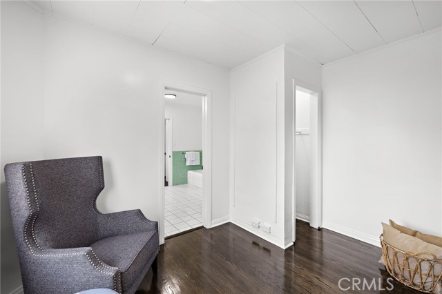 609 N Oakhurst Drive, Beverly Hills CA: https://media.crmls.org/medias/5820e29a-fa13-4204-a8cb-c38ee4315e9a.jpg