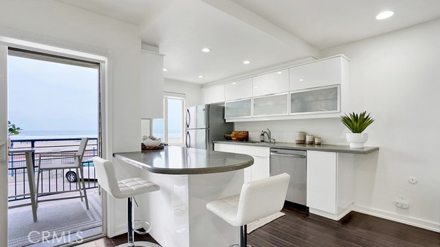 1202 N Pacific Street, Oceanside CA: https://media.crmls.org/medias/582137c9-ca77-44d2-b301-ed85d3fd4fec.jpg