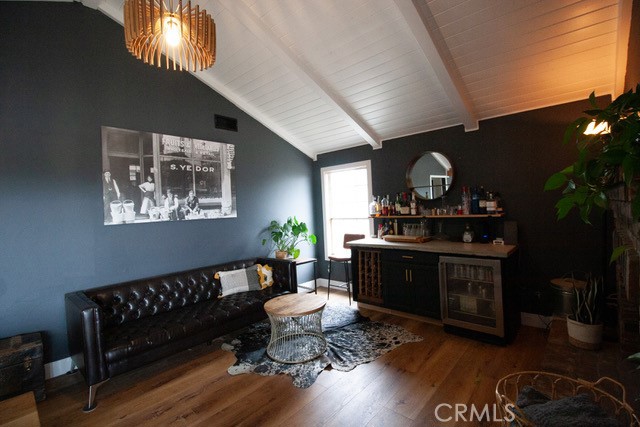 https://media.crmls.org/medias/582185d0-a116-4d91-8049-2ad5122b528d.jpg?preset=X-Large