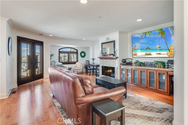 320 24th Place, Manhattan Beach, California 90266, 3 Bedrooms Bedrooms, ,3 BathroomsBathrooms,Residential,Sold,24th,SB21215481