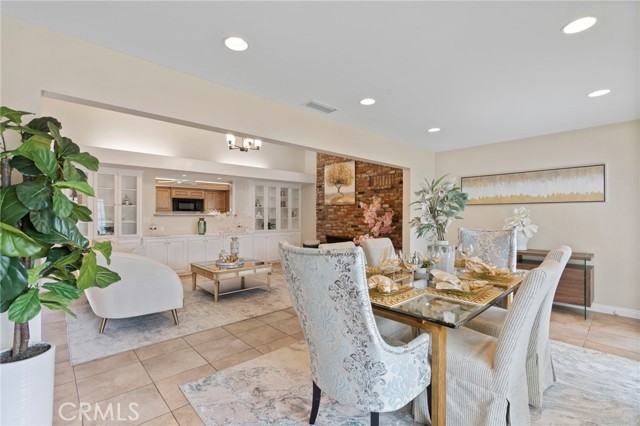 3340 Hillrose Dr, Rossmoor CA: https://media.crmls.org/medias/5823025c-768b-427e-971d-89fd83583c6f.jpg