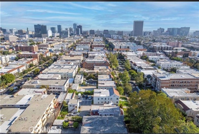 Detail Gallery Image 3 of 5 For 144 S Catalina, Los Angeles,  CA 90004 - – Beds | – Baths