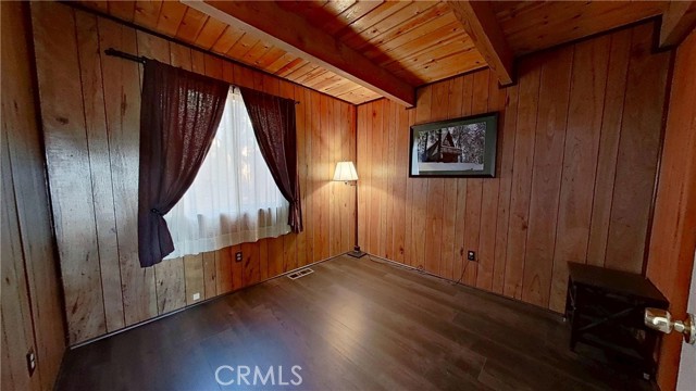 31450 Ocean View Drive, Running Springs CA: https://media.crmls.org/medias/5823f86b-674f-40eb-a9cd-07c451f76cd2.jpg