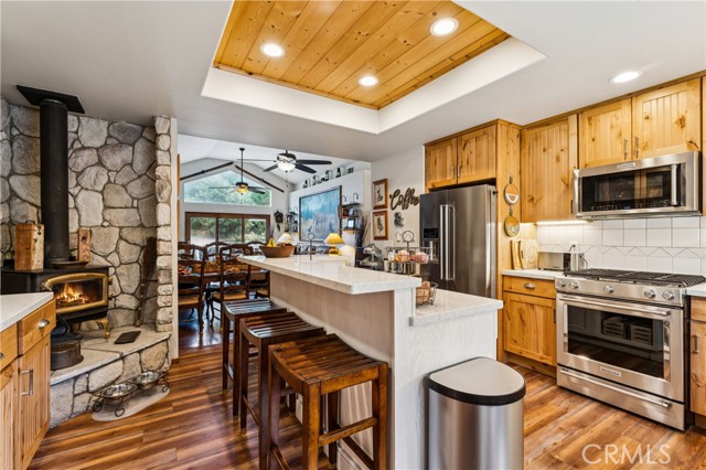 32360 Pine Manor Lane, Running Springs, CA 92382