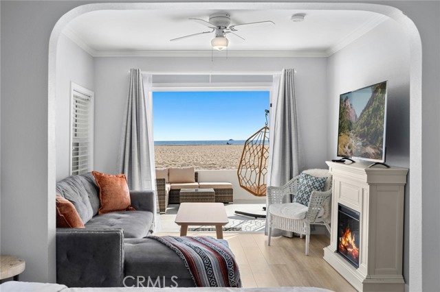 Detail Gallery Image 32 of 74 For 1628 W Oceanfront, Newport Beach,  CA 92663 - 13 Beds | 11 Baths