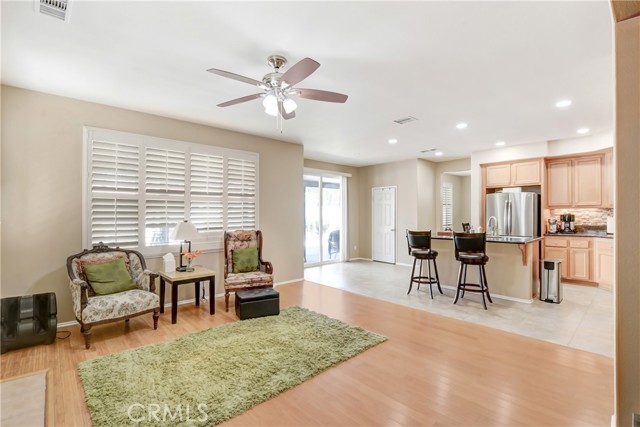31 Newburn Court, Beaumont CA: https://media.crmls.org/medias/582462de-9f07-4aa8-9e37-5182265e769d.jpg