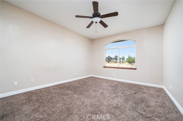 Detail Gallery Image 22 of 62 For 13325 Smith Rd, Phelan,  CA 92371 - 4 Beds | 2/1 Baths