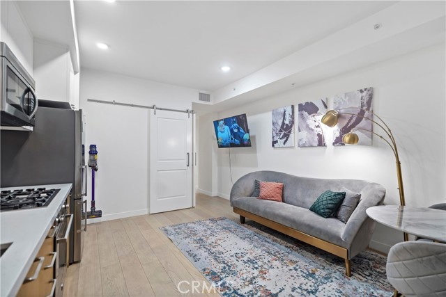 Detail Gallery Image 18 of 28 For 400 South Broadway #907,  Los Angeles,  CA 90013 - 1 Beds | 1 Baths