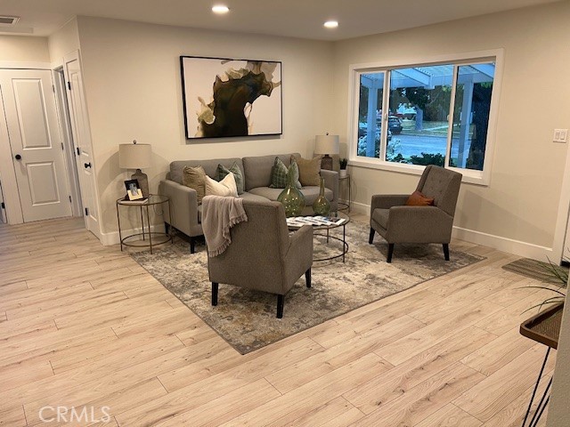 6300 Fairbrook, Long Beach CA: https://media.crmls.org/medias/5824b0f2-ad4d-45b9-9a4a-8a3f7fb9fe94.jpg