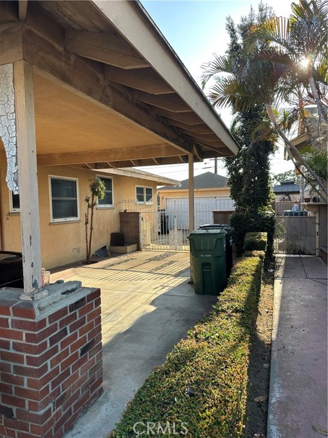 10519 S 3rd Avenue, Inglewood CA: https://media.crmls.org/medias/5825beca-656c-490a-aa43-821fc6e72a75.jpg