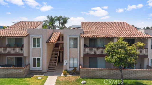 Detail Gallery Image 30 of 36 For 700 W La Veta Ave #I3,  Orange,  CA 92868 - 2 Beds | 2 Baths
