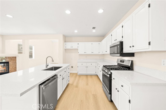 Detail Gallery Image 22 of 68 For 35778 Crest Meadow, Wildomar,  CA 92595 - 5 Beds | 3 Baths