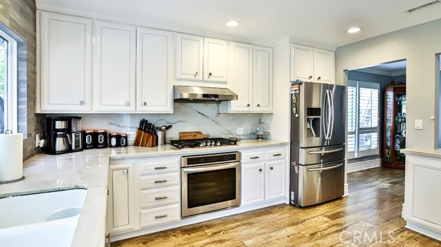 22941 Belquest Drive, Lake Forest CA: https://media.crmls.org/medias/58267fa0-5de4-4c4e-9184-6d71c70846ca.jpg