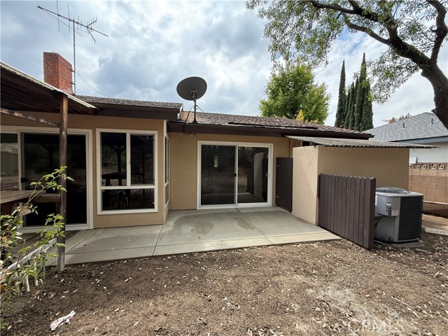 Detail Gallery Image 15 of 17 For 18801 Lassen, Northridge,  CA 91324 - 3 Beds | 2 Baths