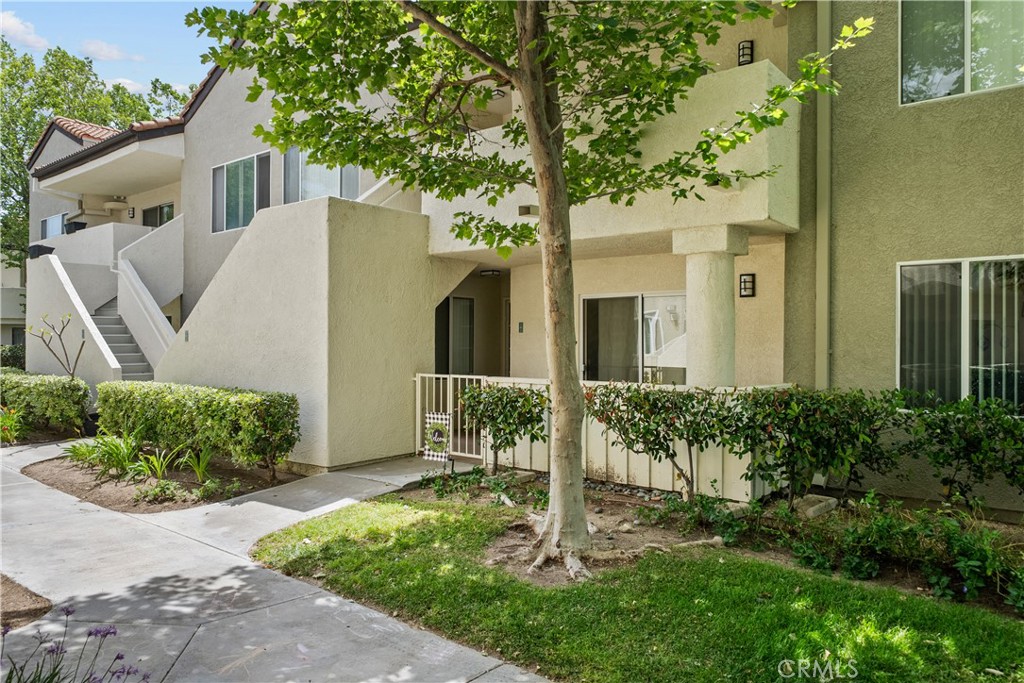 24465 Valle Del Oro #101